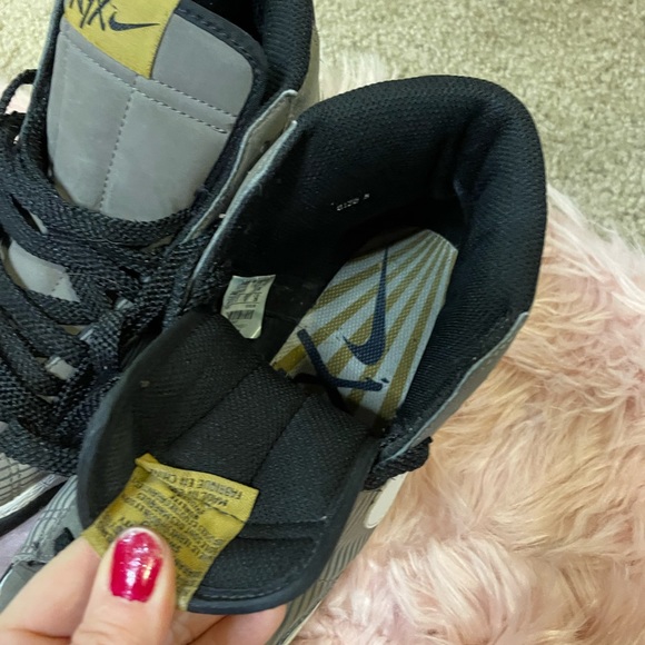 Nike shoes - Picture 6 of 8